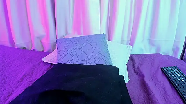 emily 34  online show from March 11, 3:55 am