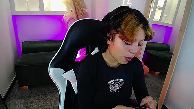 melodyy as online show from April 27, 1:08 pm