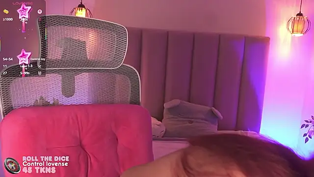 Dakota velvet  online show from March 16, 11:58 am