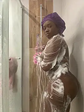 icelyne 2001 online show from April 25, 3:09 pm