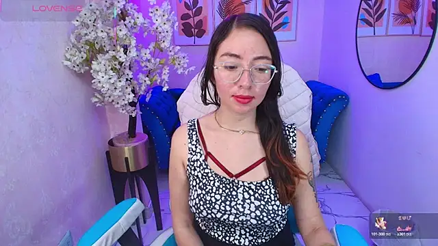 Veronica miiller online show from April 25, 7:00 pm