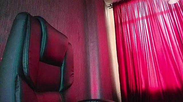 Mistressolivia07 online show from April 20, 6:11 pm