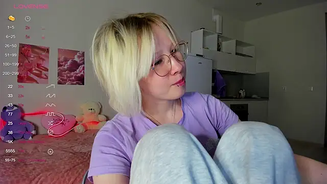 Allettaevee online show from April 26, 1:36 am