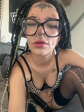 demonLamia online show from June 15, 1:33 pm