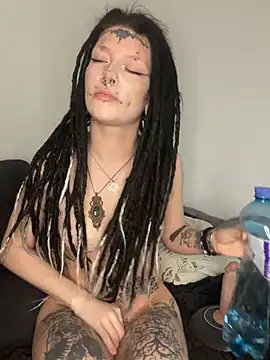 demonLamia online show from April 26, 5:32 pm