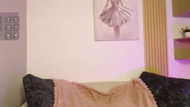 chloe peach  online show from April 14, 1:00 pm