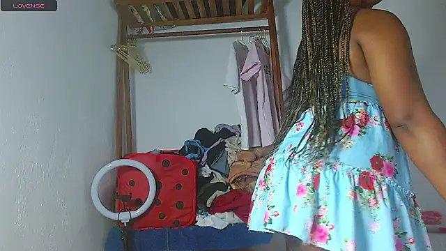 chanellmontes3 online show from April 25, 6:16 pm