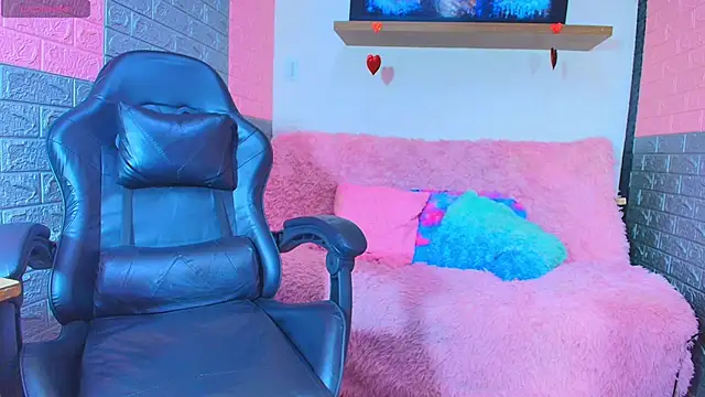 hotcakes uwu online show from April 26, 3:26 am