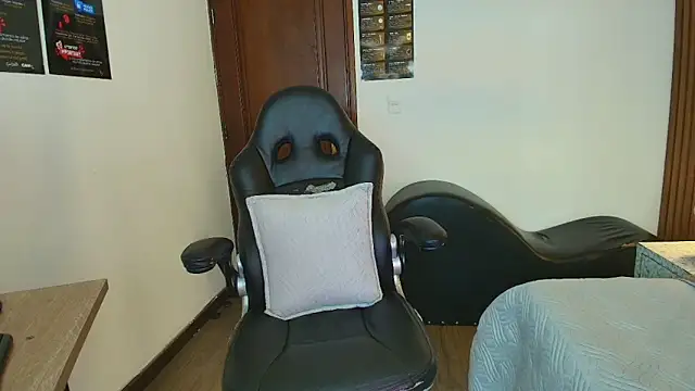 Ambarross  online show from April 27, 1:52 pm