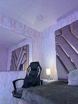 elodie rouge online show from April 25, 12:41 pm