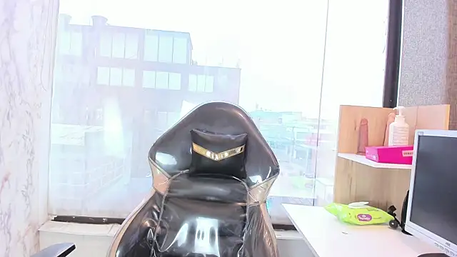 VanessaDoofenshmirtz online show from April 25, 2:03 pm