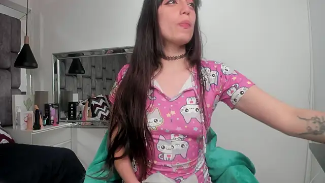 JenniQ69 online show from February 4, 2:20 pm