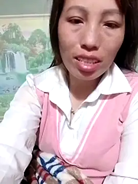 Gummiesu online show from April 24, 6:00 pm