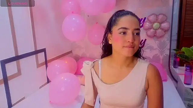 Emma Thompssonn online show from June 8, 12:39 pm