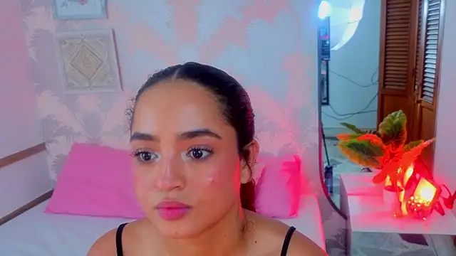 Emma Thompssonn online show from April 26, 2:37 pm