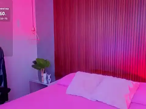 Emma Thompssonn online show from April 23, 12:12 pm