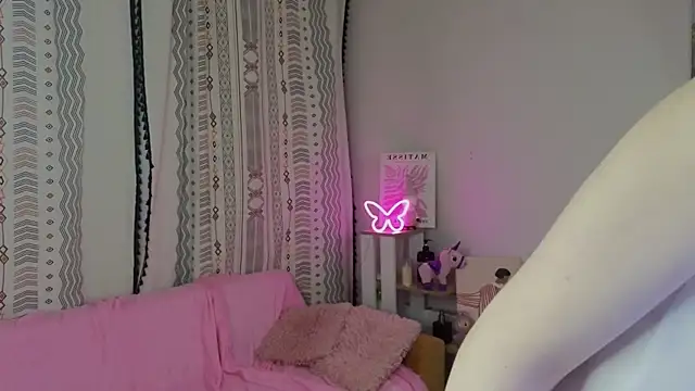 CarmaOlen online show from April 18, 7:58 pm