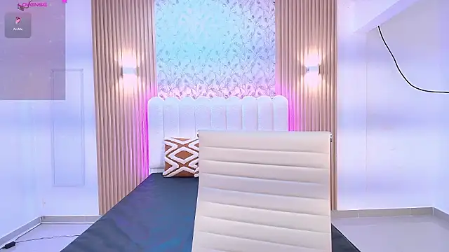 Amira Alzahra online show from March 13, 5:20 am