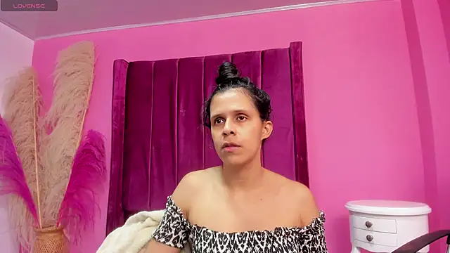 mitzukywinteer online show from April 25, 6:38 pm