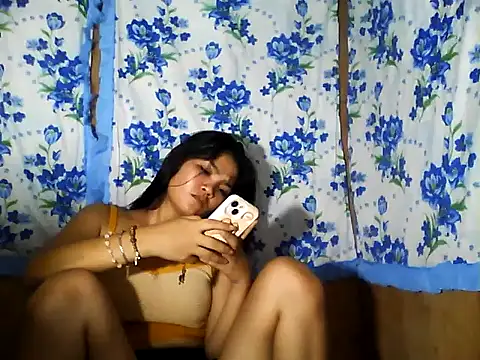 PinaySkinnyJust18 online show from April 25, 1:41 pm