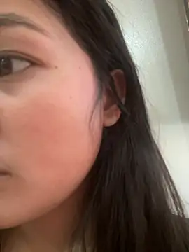 PinaySkinnyJust18 online show from April 20, 12:02 am