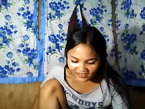 PinaySkinnyJust18 online show from April 10, 10:54 am