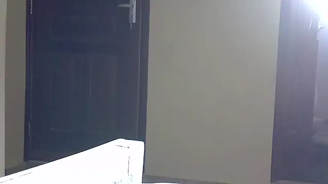 LowKeyWild  online show from April 18, 1:41 am