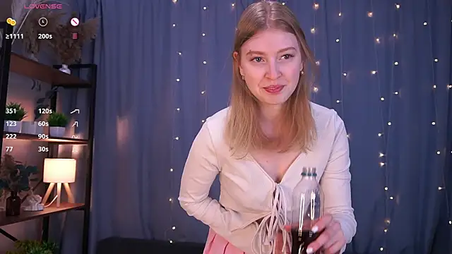 LanaRoxxy online show from April 15, 12:28 pm