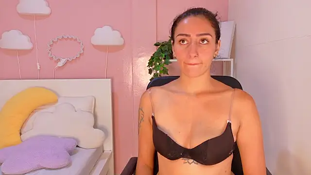 AmmyRouse   online show from February 1, 11:53 am