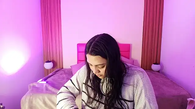 IvonneRoss  online show from June 9, 11:53 am