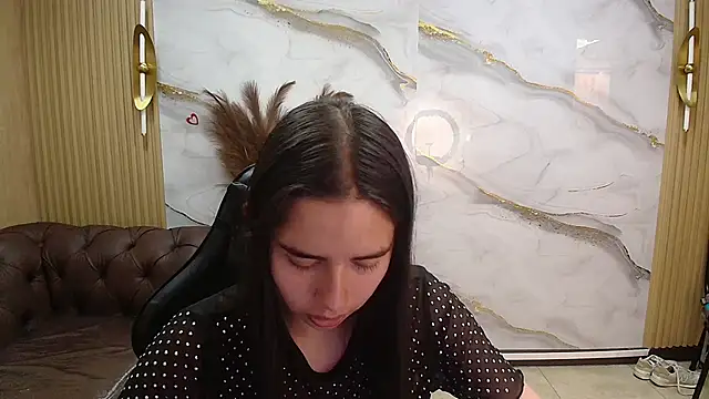 Qetsyah tf online show from April 18, 7:58 pm