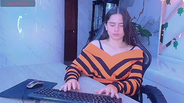 Qetsyah tf online show from March 24, 1:49 pm