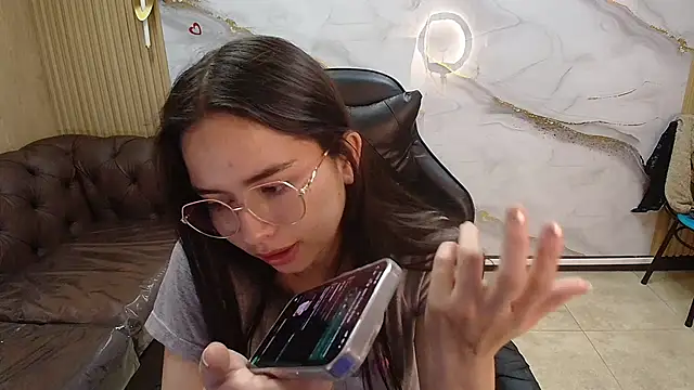 Qetsyah tf online show from April 22, 8:06 pm