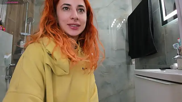 KikkoLee online show from April 19, 7:19 am