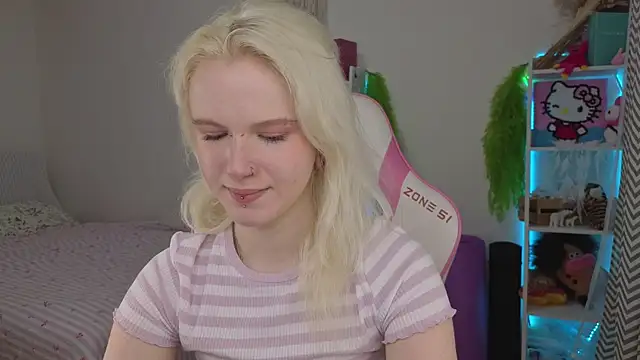 Mia WaterFall online show from April 21, 3:35 am