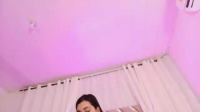 KathiaJenner online show from April 19, 6:10 pm