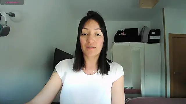 Yulian Milf online show from April 19, 4:29 pm