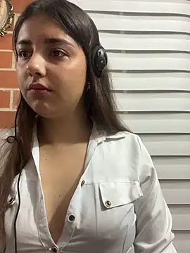 A-uroora online show from February 24, 8:13 am