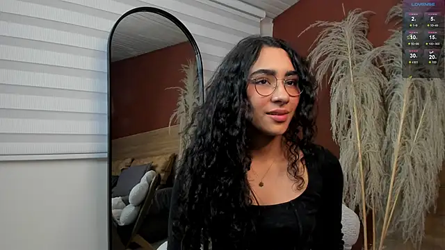 scarlett25   online show from April 23, 9:39 pm