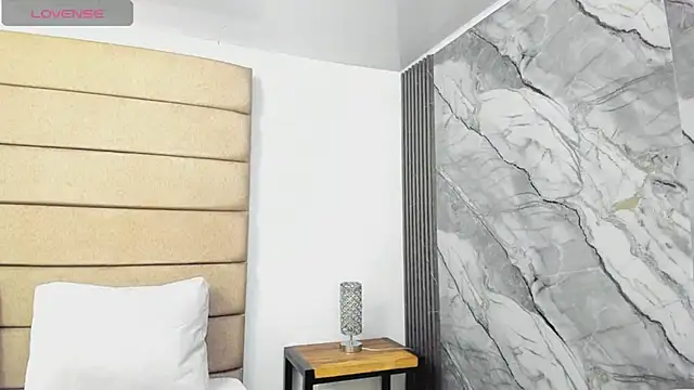 ely brown  online show from April 23, 4:09 am