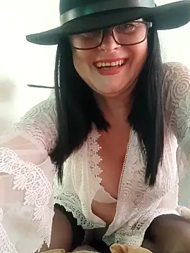 AliceSwan57 online show from April 26, 1:42 pm