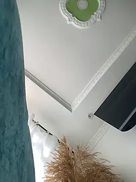 JuliaaVega online show from April 21, 1:07 pm