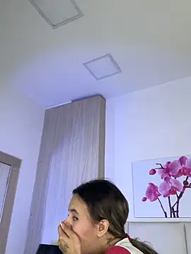 JuliaColemann online show from June 11, 12:02 pm