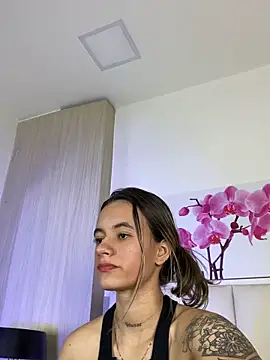 JuliaColemann online show from June 3, 2:33 pm
