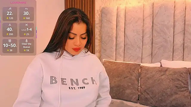 naomy smithxx online show from April 22, 10:45 am