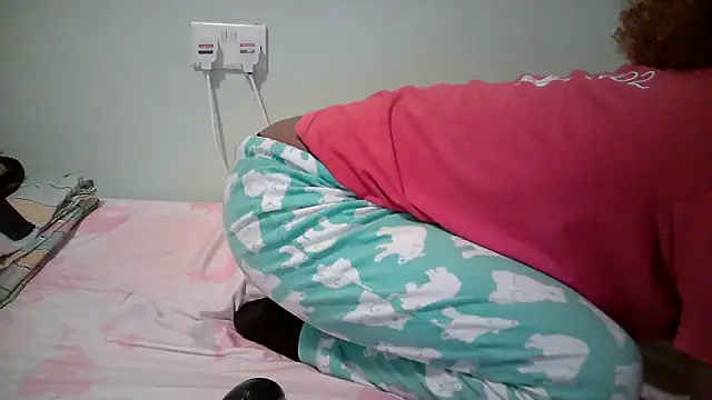 Oyeiyyy online show from April 20, 7:39 pm