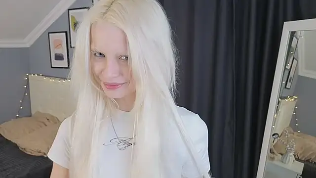 Naomi Demio online show from March 11, 11:36 am