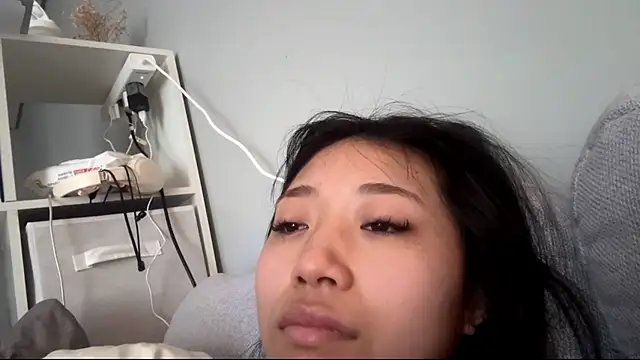 SweetMiaXO online show from April 27, 10:07 pm