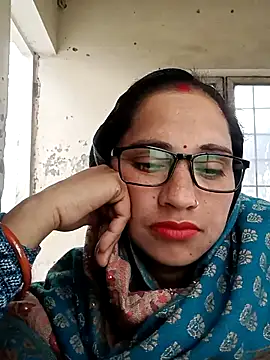 Cute-karisma1234 online show from February 22, 1:50 am