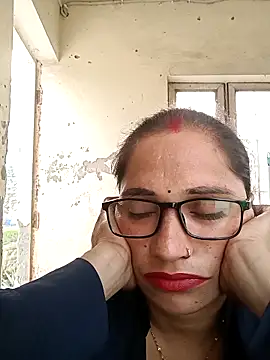 Cute-karisma1234 online show from March 6, 2:06 am